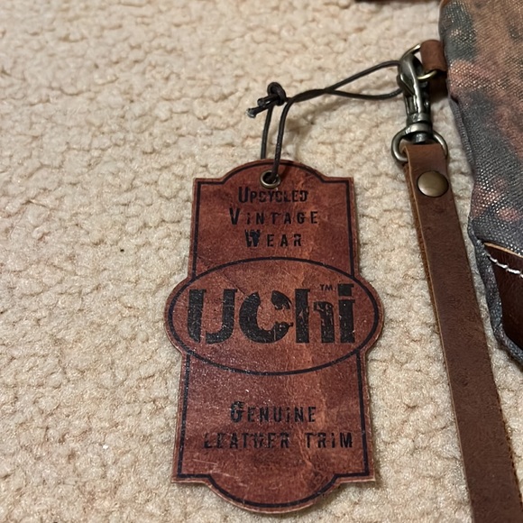 NWT Uchi Hattie Gold Splattered Canvas Wristlet Recycled Clutch Leather Metallic - Picture 2 of 12